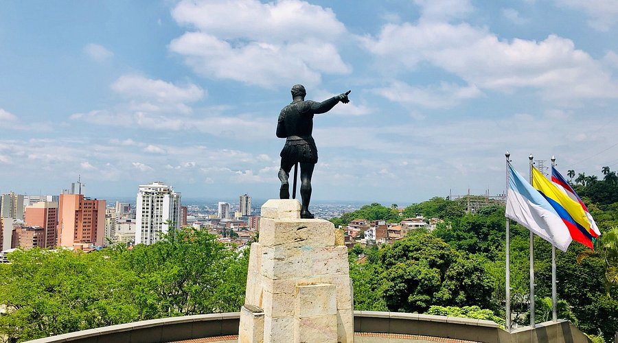 Mirador del barrio San Antonio con vista panorámica de Cali